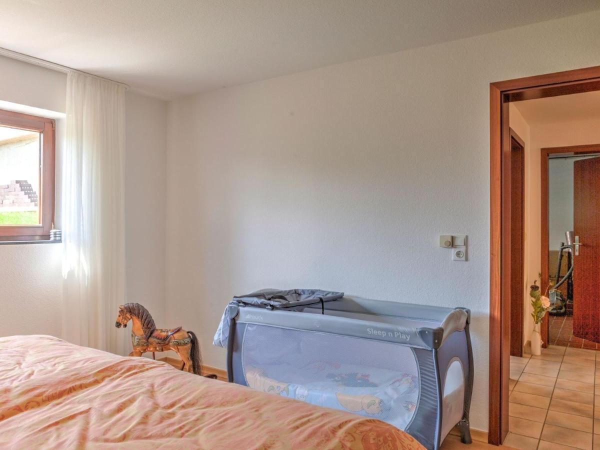 Apartamento Sunny Flat In Bad Driburg With Garden Exterior foto