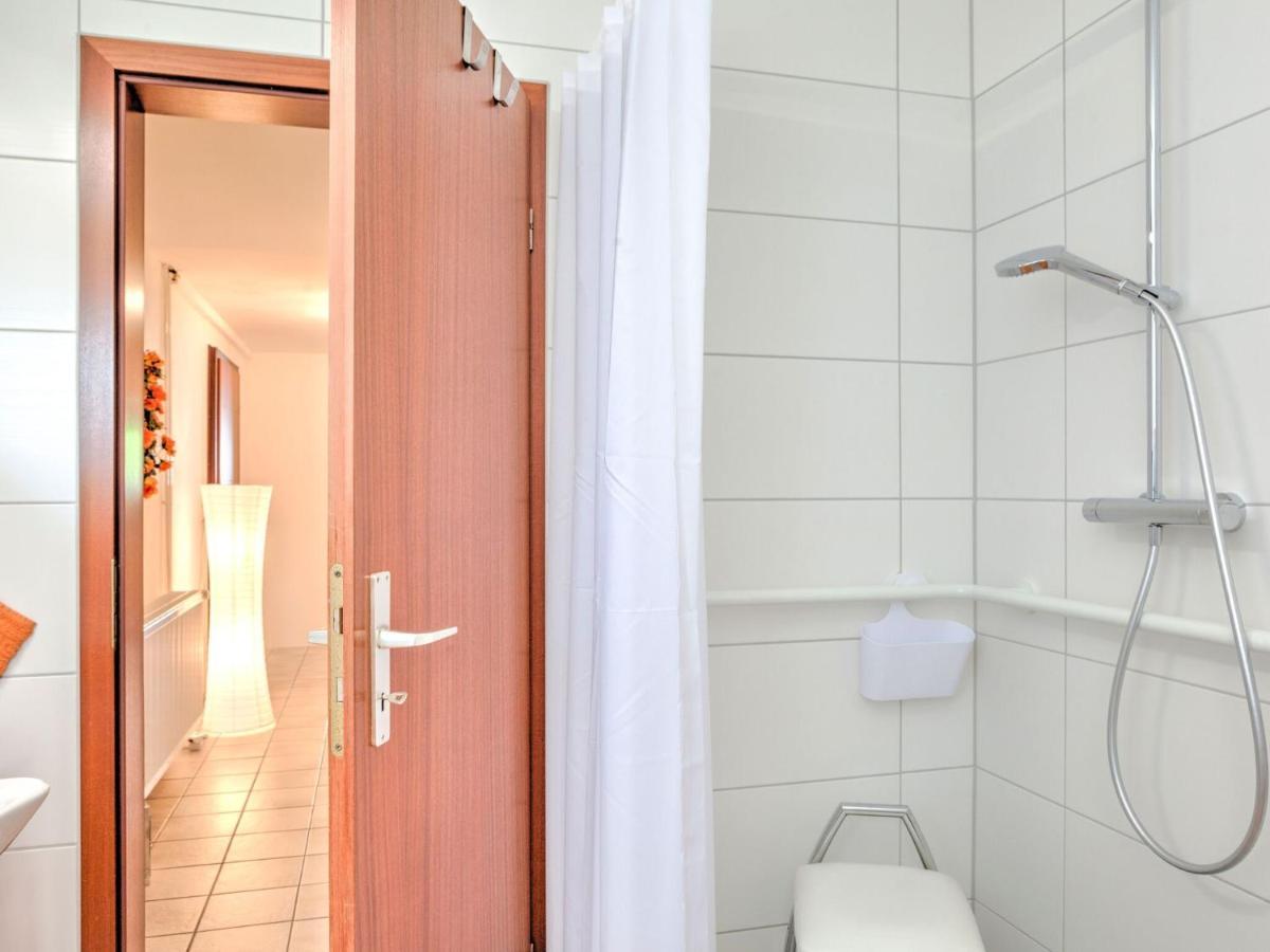 Apartamento Sunny Flat In Bad Driburg With Garden Exterior foto