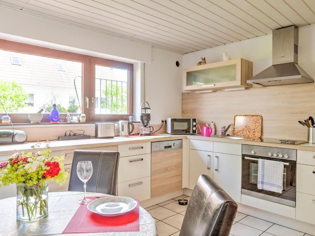 Apartamento Sunny Flat In Bad Driburg With Garden Exterior foto