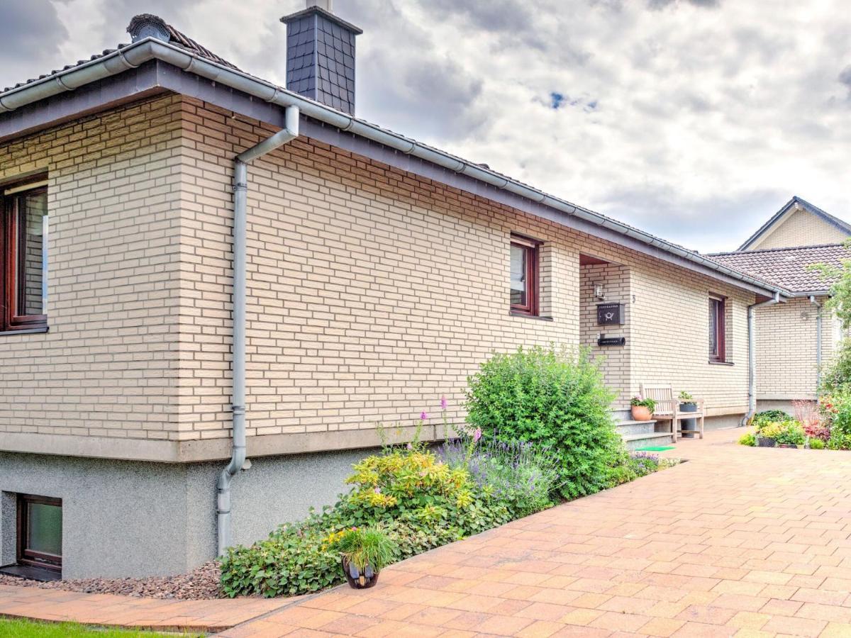 Apartamento Sunny Flat In Bad Driburg With Garden Exterior foto