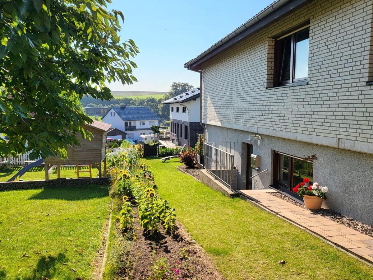 Apartamento Sunny Flat In Bad Driburg With Garden Exterior foto