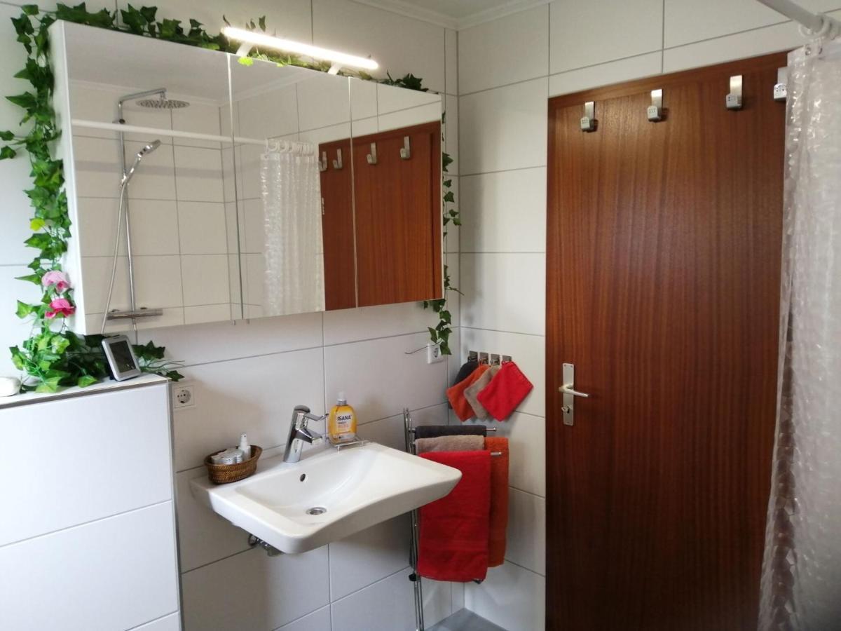 Apartamento Sunny Flat In Bad Driburg With Garden Exterior foto